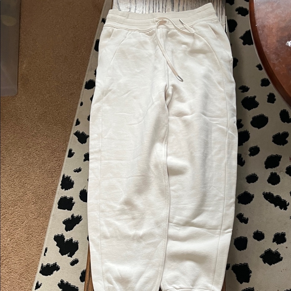 Lululemon Athletica white opal high rise relaxed jogger